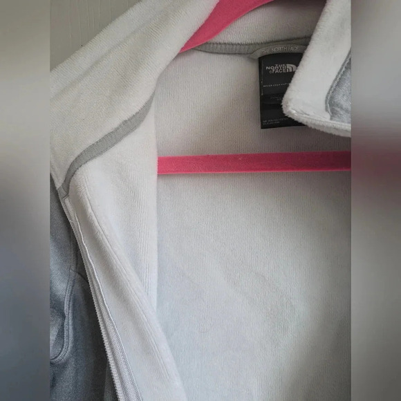 North Face Agave Jacket in‎ Gray White size Medium Warm Cozy Fuzzy - Picture 8 of 9